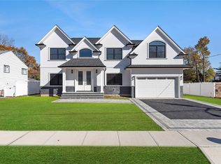 17 Madison Ave, Jericho, NY 11753