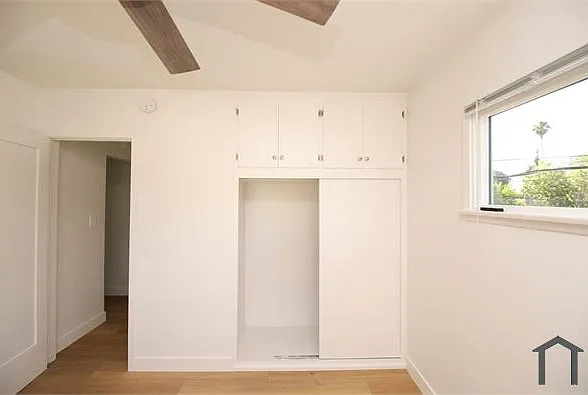 14115 Gilmore St #6 — Photo 11