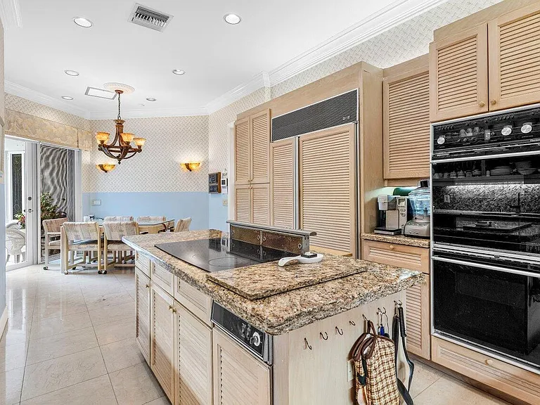 2540 Fairway Island Dr — Photo 15