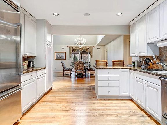 5th image of 157 Chardonnay Dr