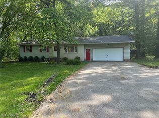 1075 N East River Rd, Lake Milton, OH 44429