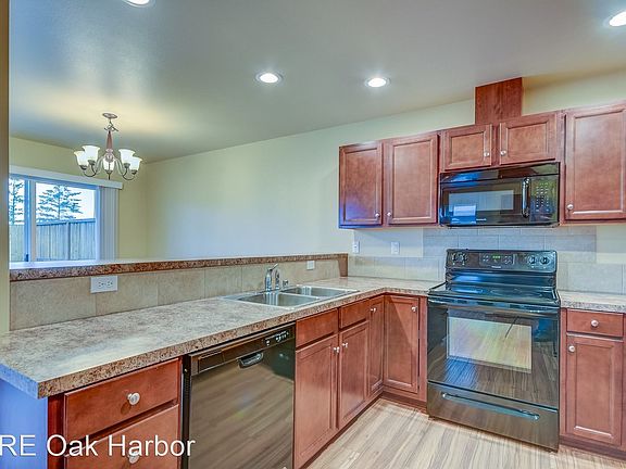 2nd image of 65 NE Melrose Dr