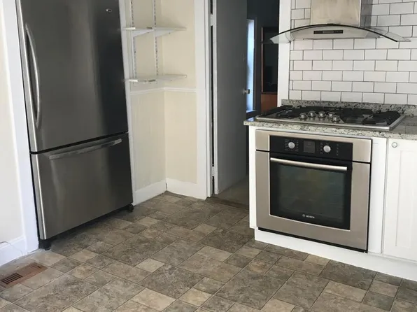 5 Prospect St, Bristol, RI 02809