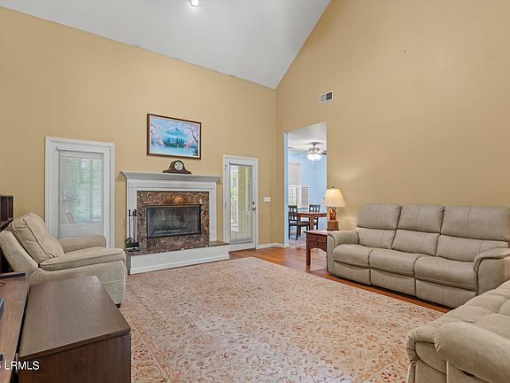5th image of 130 Francis Marion Circle