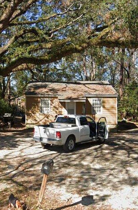 1st image of 2402 Oxford Dr