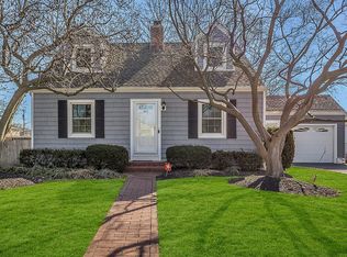 809 Jackson Ave, Lindenhurst, NY 11757