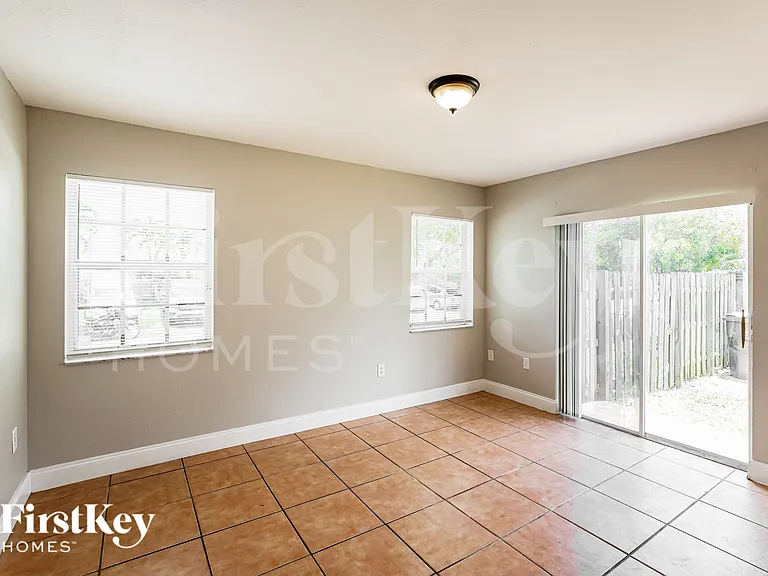 10352 SW 208th Ln — Photo 9