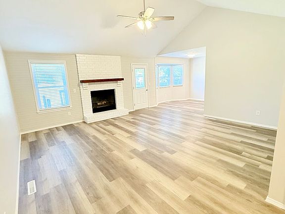 3rd image of 2735 W Katella Ln