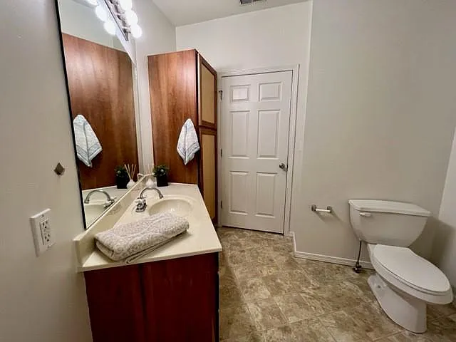 1 of 3 bathrooms in a 3 bedroom apartment