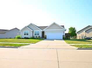 6602 SE Sundancer Swing, Pleasant Hill, IA 50327