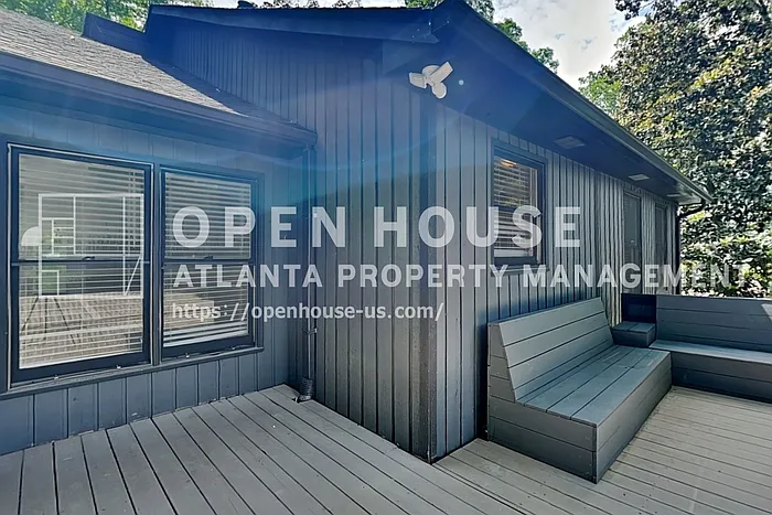 1100 Lake Dr — Photo 27