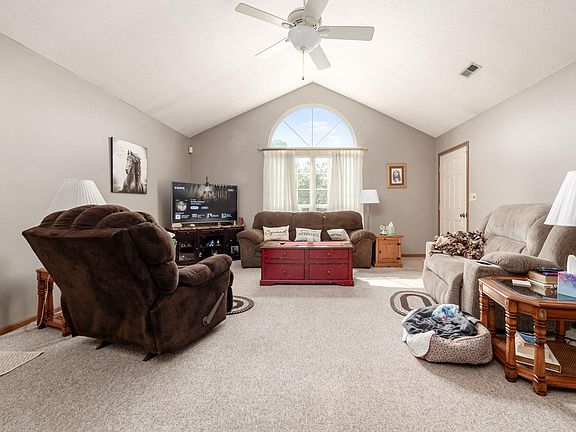 5th image of 2474 Meadow Glen Ln