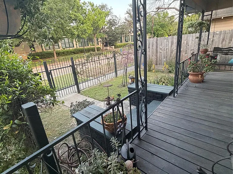 610 Northwood St — Photo 13