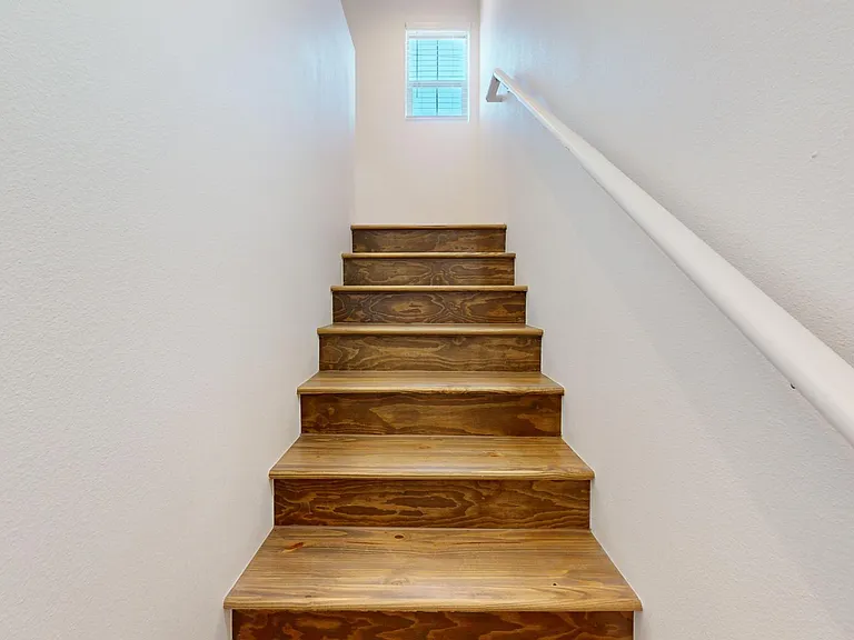 2 Bed Contemporary Town Homes in Fantastic North Valley Community — Photo 27