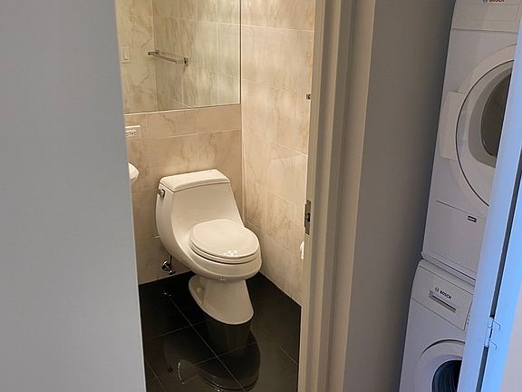 5th image of 420 E 61st St APT 30C