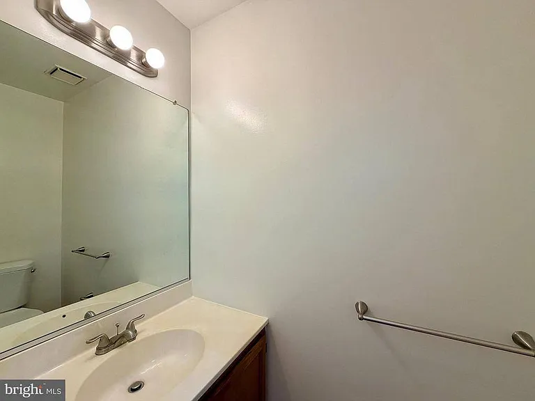 6064 Majors Ln — Photo 7