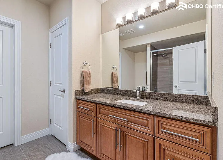 1131 S Balsam Ct — Photo 38