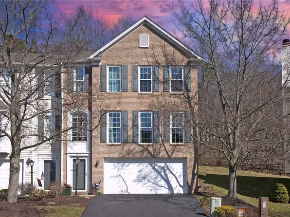 8406 Clubside Dr, Mars, PA 16046