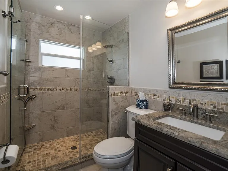 2227 Rose Ln — Photo 8