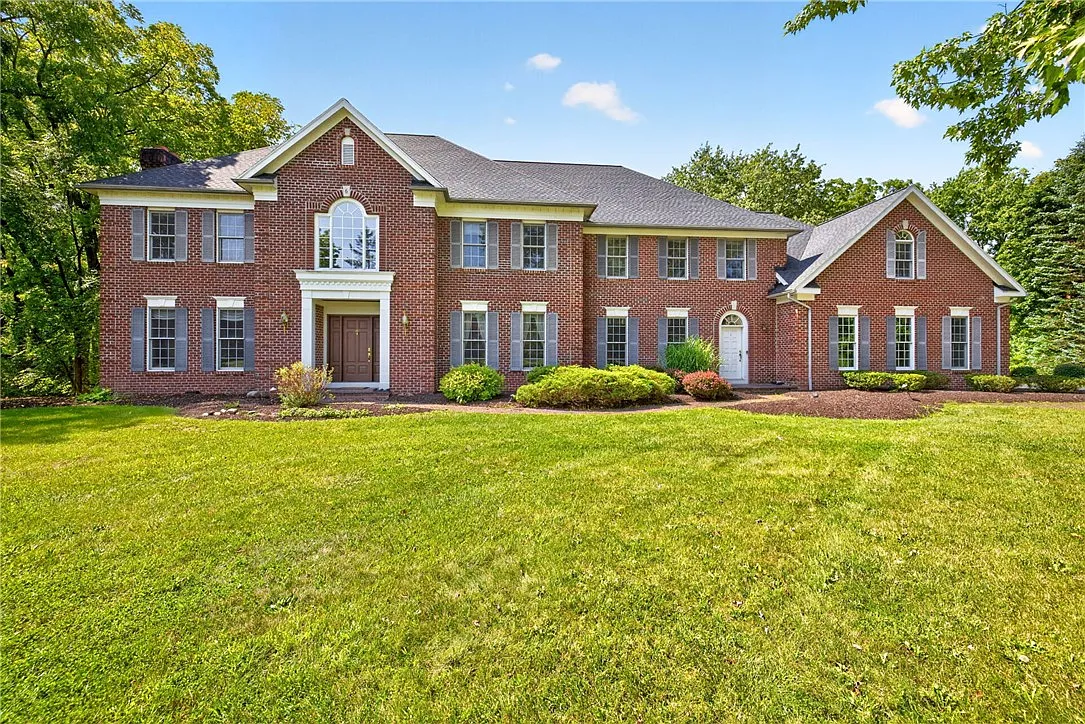 5 bed, 5.5 bath, 5746 sqft, $5,850 — Photo 1