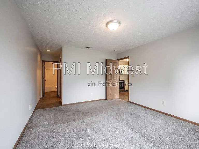 1092 Cobra Dr — Photo 21