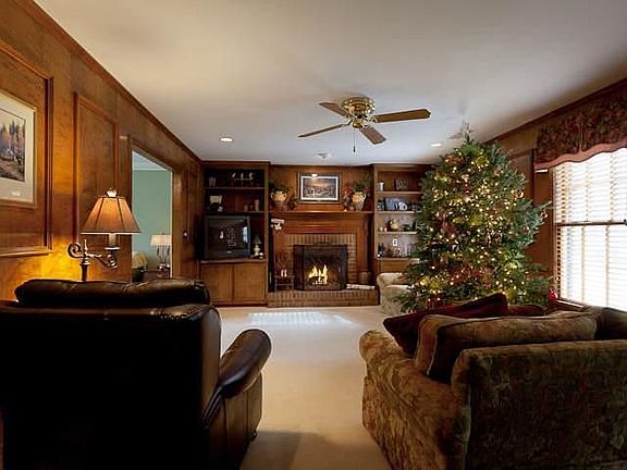 4th image of 1434 Logan Cir