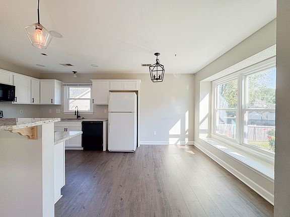 3rd image of 102 Wickersham Dr