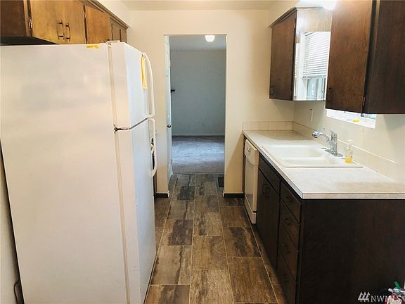 4th image of 4421 122nd Pl NE