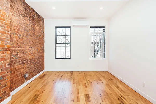 Rented by Nooklyn NYC LLC | media 11