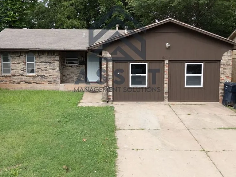 5017 S Briarwood Dr — Photo 4