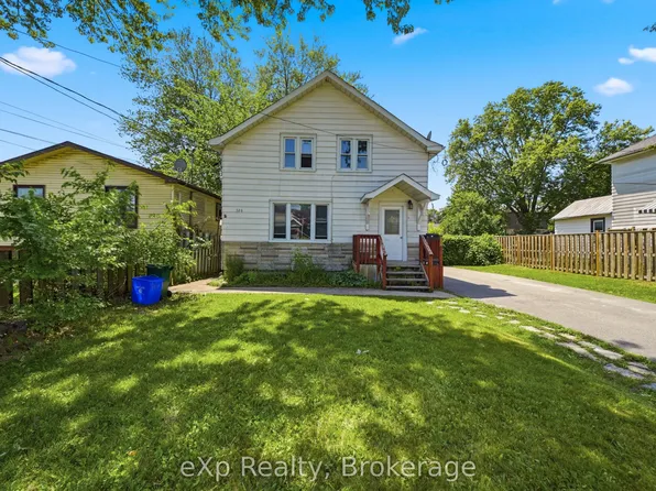326 Sidney St, Quinte West, ON K8V 2T9