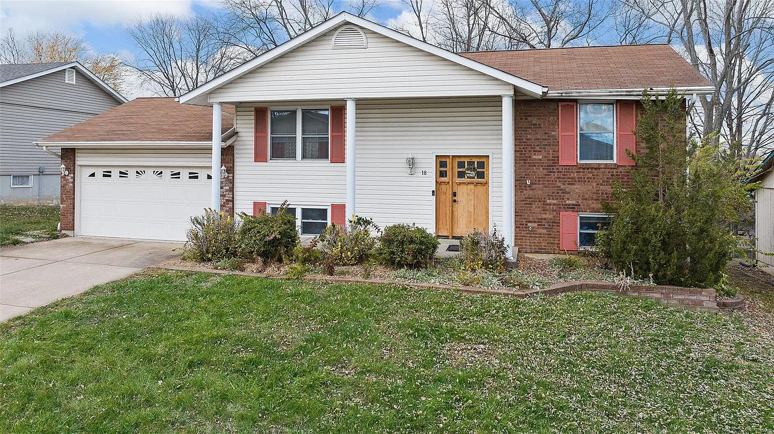 18 Vanguard Dr photo 1