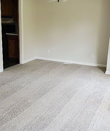4th image of 724 Elm St
