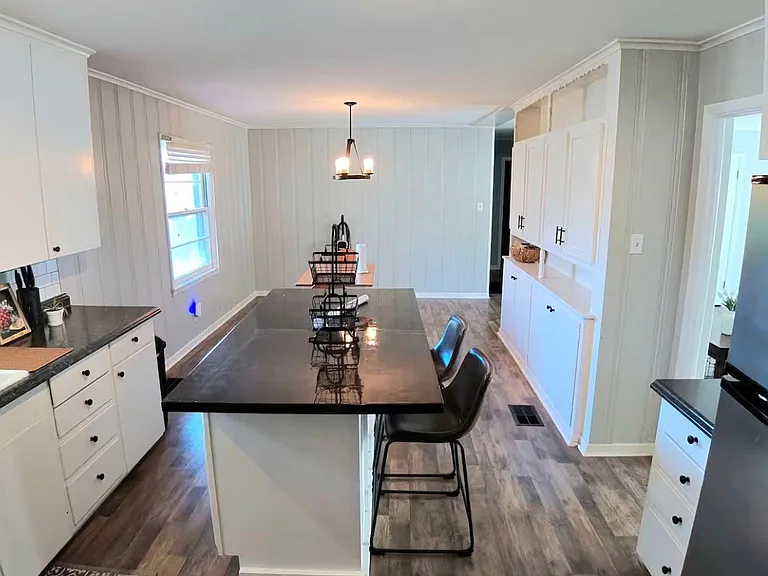 1422 Marian St — Photo 5