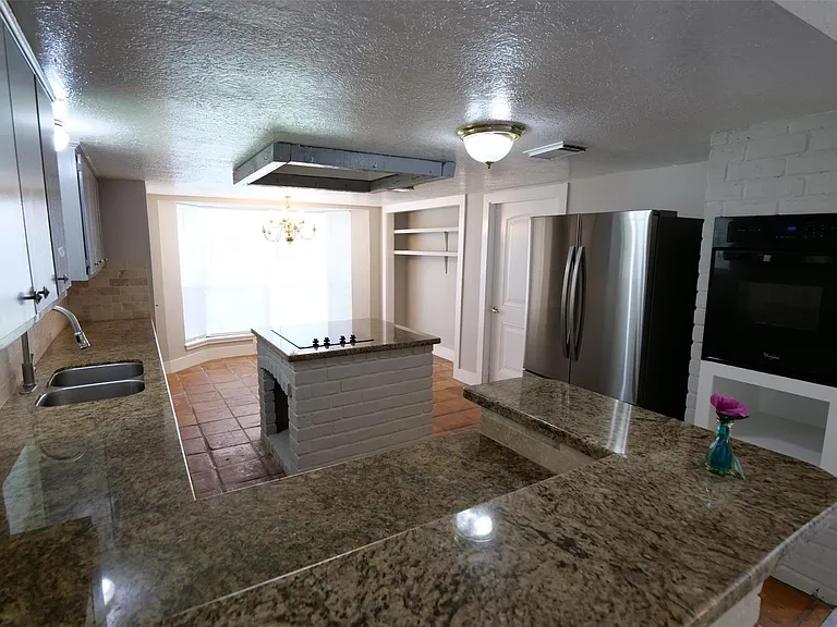 15654 Boulder Oaks Dr — Photo 8
