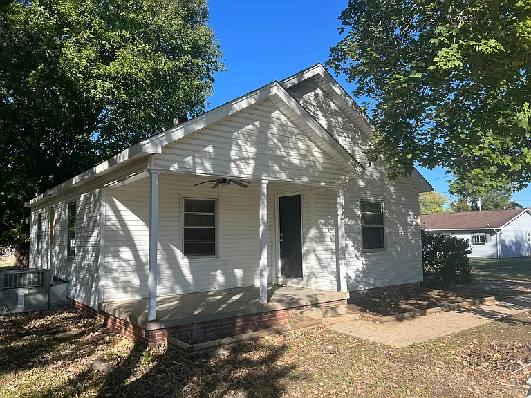 409 Fonville St — Photo 1