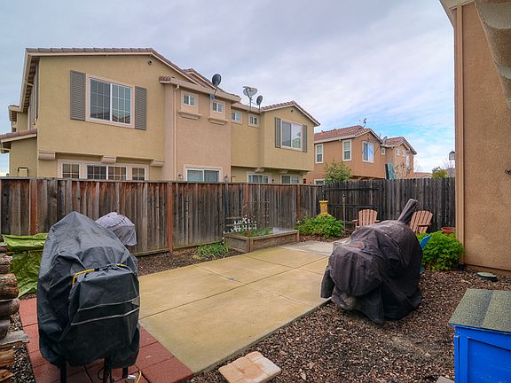 2nd image of 1050 Sierra View Cir Unit 3