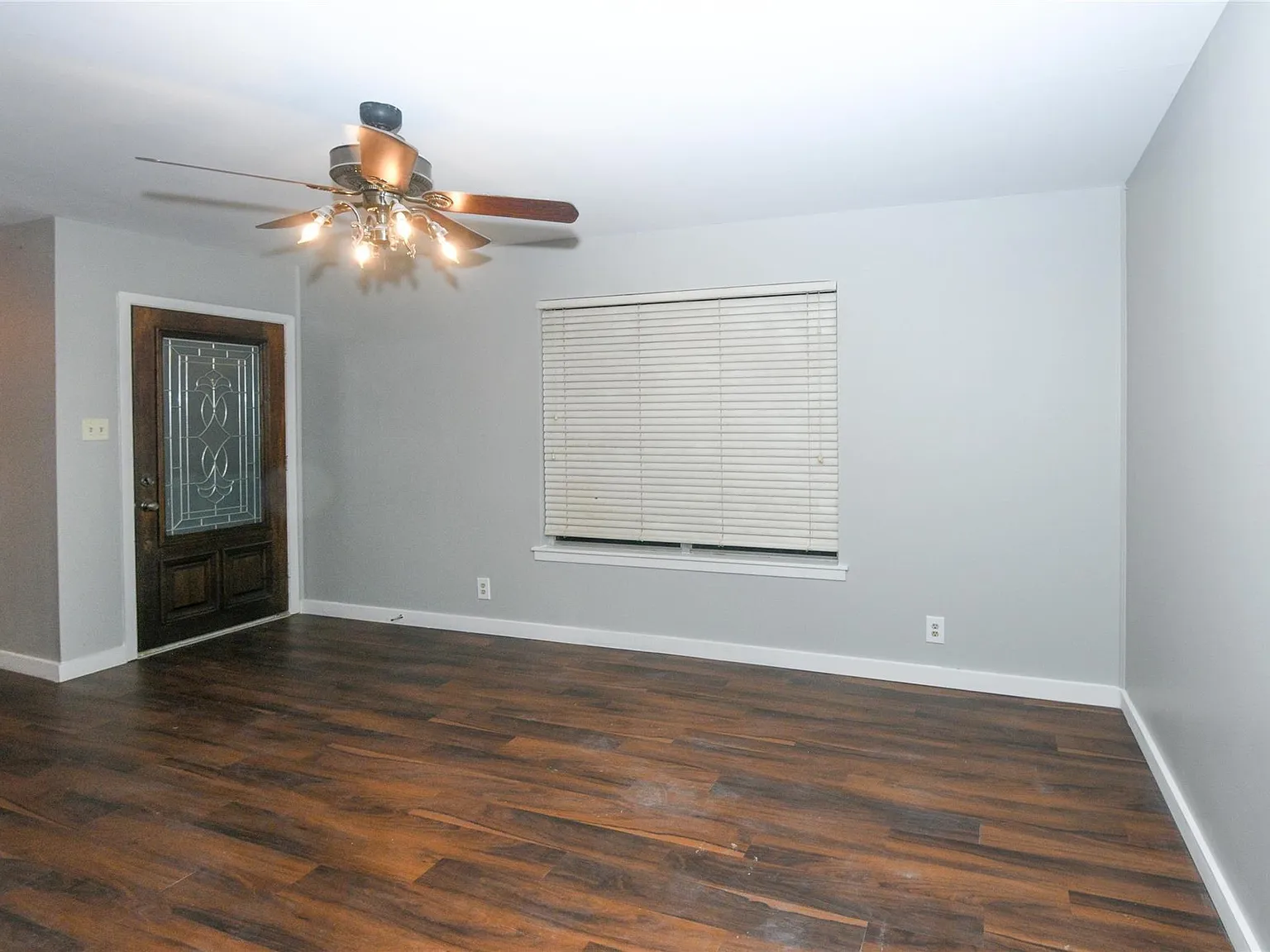 3 bed, 2.0 bath, 1264 sqft, $2,250 — Photo 3