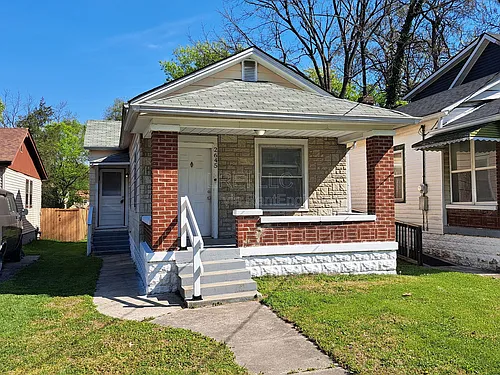2645 Grand Ave Photo 1