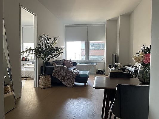 3rd image of 180 Water St APT 1014