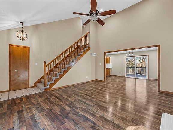 3rd image of 2221 NW Cove Ct