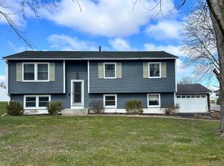 202 Juneway Dr, Chittenango, NY 13037