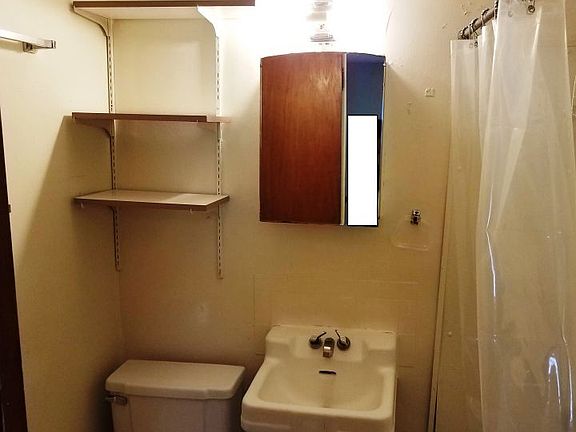 4th image of 524 N 23rd St APT 10