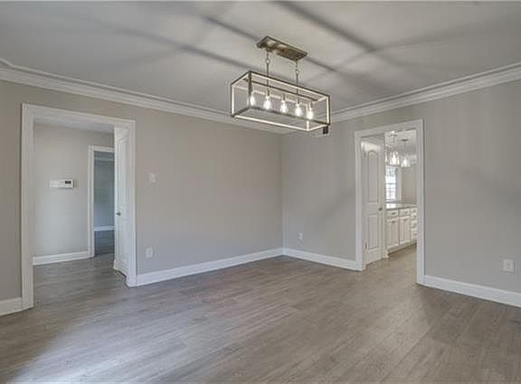 4th image of 4401 Wade Dr