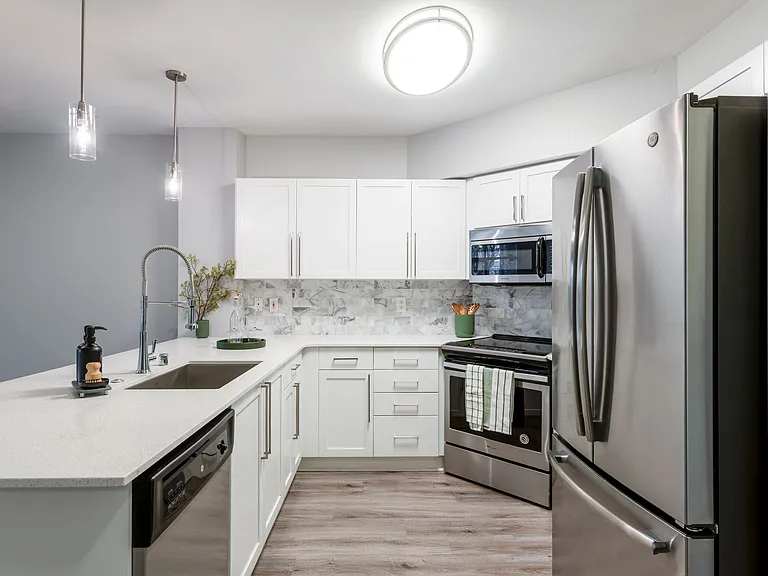 700 Broadway Apartments — Photo 13