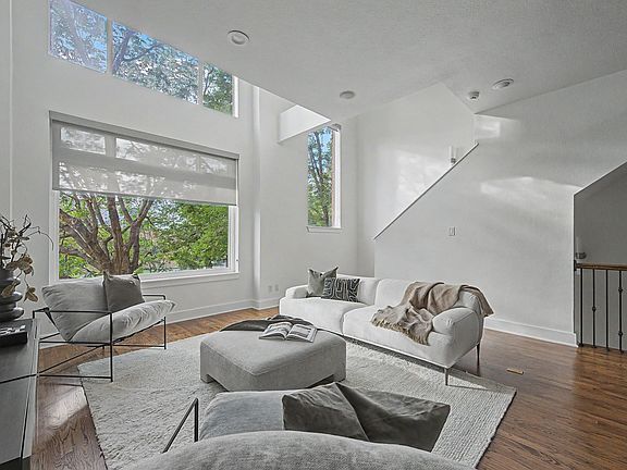 3rd image of 2702 Floyd St