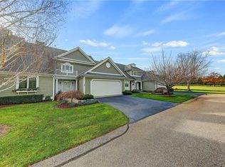 48 Overlook Dr, North Kingstown, RI 02852
