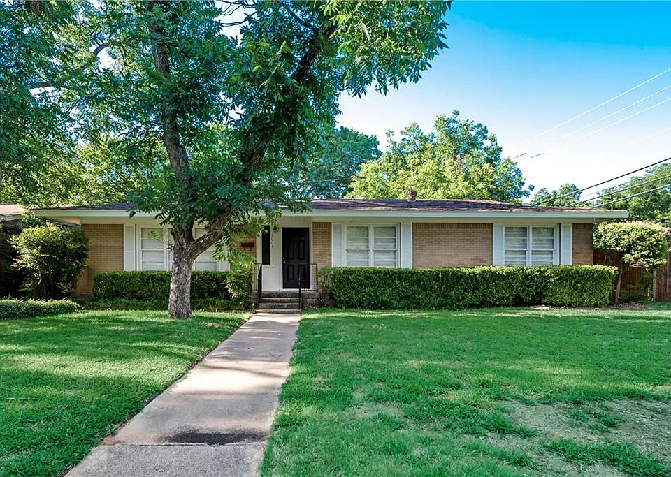 1601 Larkspur Dr