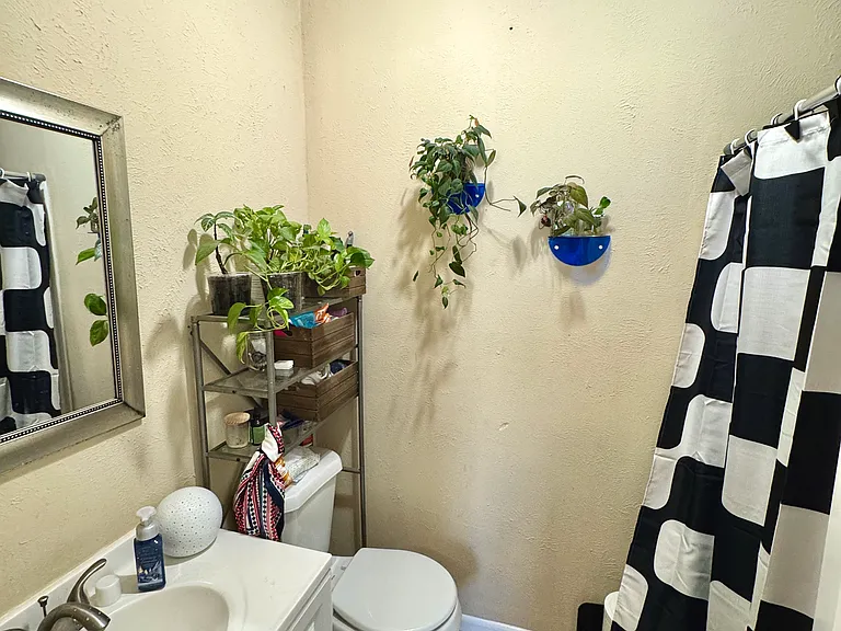 1287 W Frey St — Photo 17