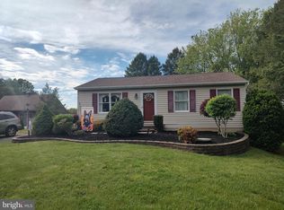 17 Highview Dr, Hanover, PA 17331